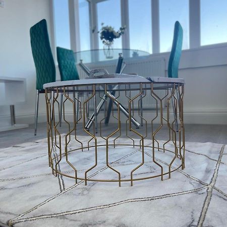 1 Bedroom Apartment - Flitwick - Contractor Friendly - Tourist Ready - Full Kitchen - Wifi - Smart Tv - Sofa Bed - Free Parking - Ideal For Short Or Long Stays Kültér fotó