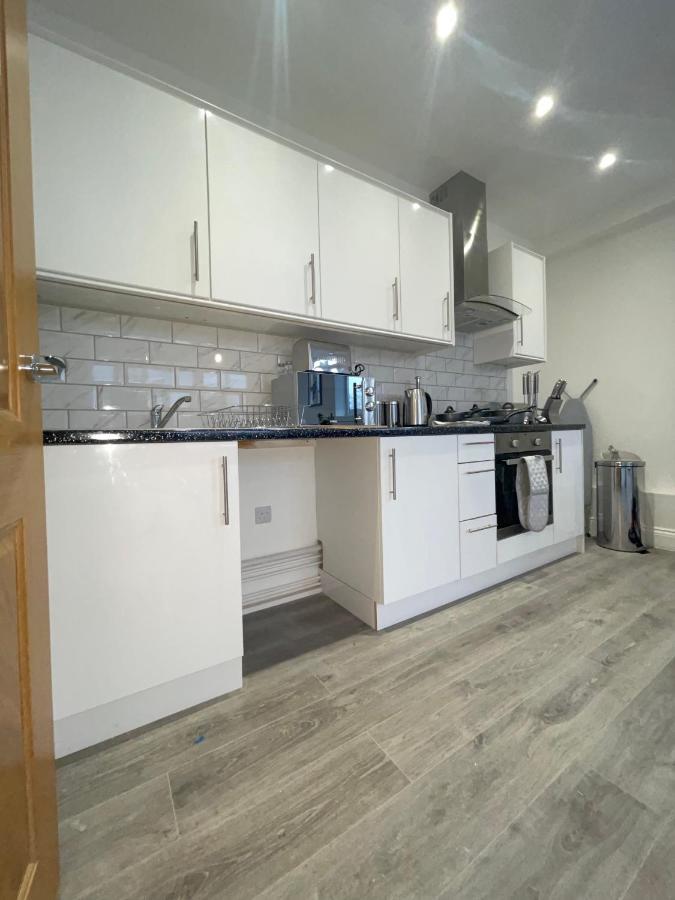 1 Bedroom Apartment - Flitwick - Contractor Friendly - Tourist Ready - Full Kitchen - Wifi - Smart Tv - Sofa Bed - Free Parking - Ideal For Short Or Long Stays Kültér fotó