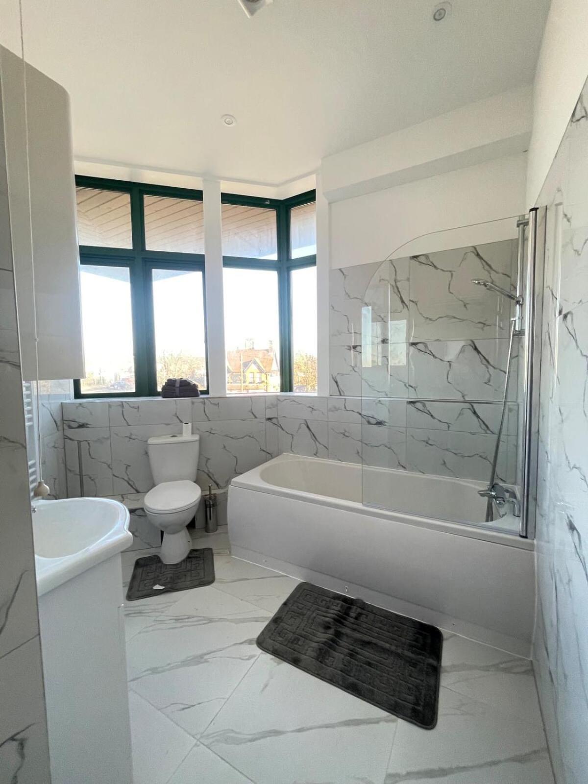 1 Bedroom Apartment - Flitwick - Contractor Friendly - Tourist Ready - Full Kitchen - Wifi - Smart Tv - Sofa Bed - Free Parking - Ideal For Short Or Long Stays Kültér fotó