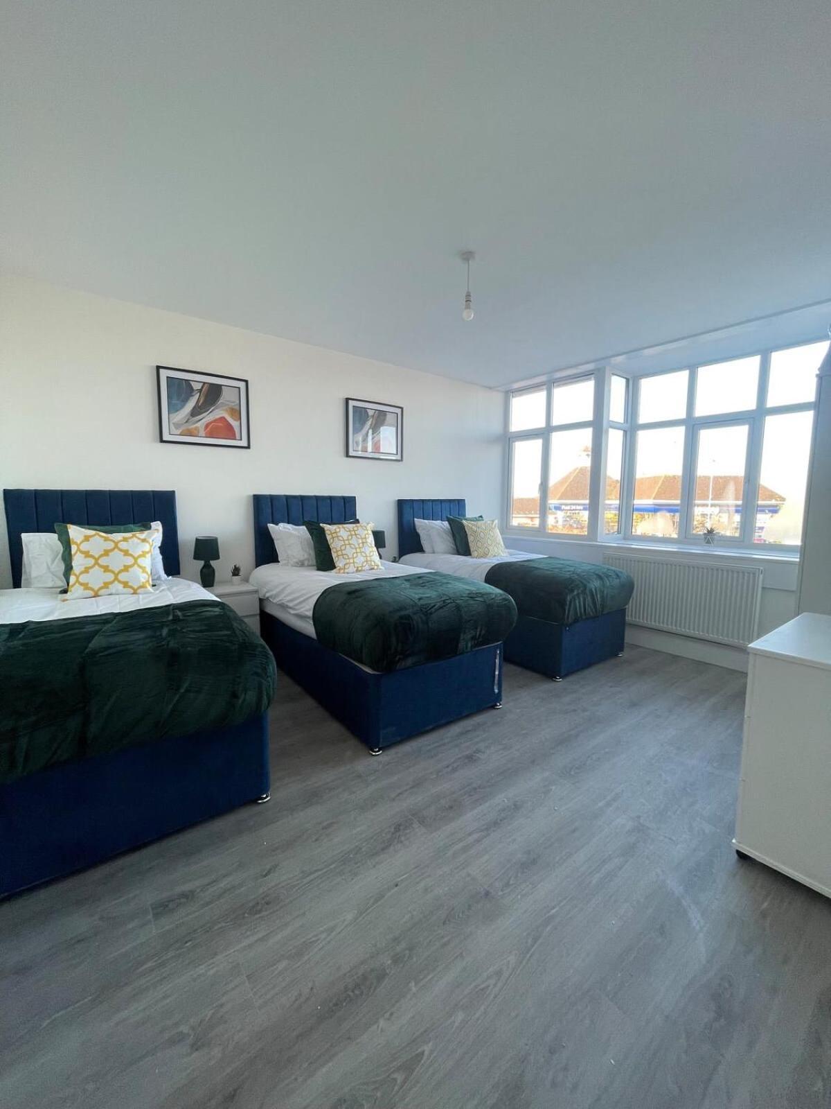 1 Bedroom Apartment - Flitwick - Contractor Friendly - Tourist Ready - Full Kitchen - Wifi - Smart Tv - Sofa Bed - Free Parking - Ideal For Short Or Long Stays Kültér fotó