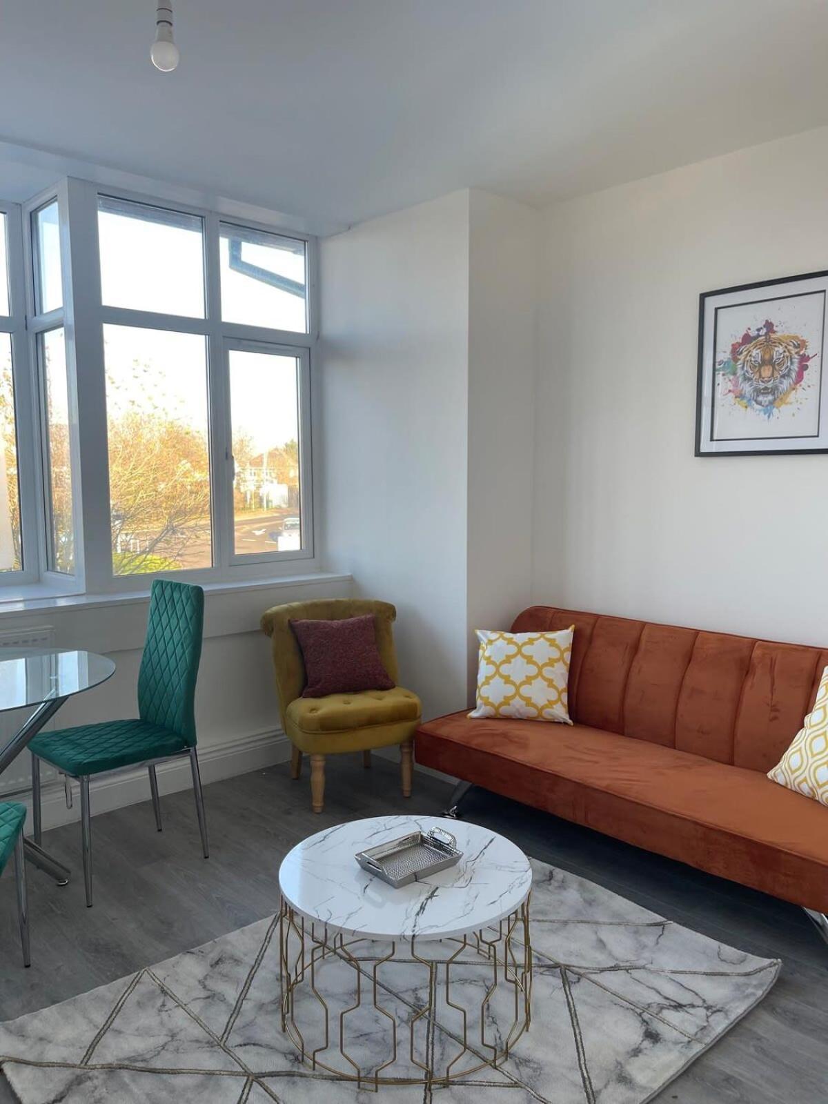 1 Bedroom Apartment - Flitwick - Contractor Friendly - Tourist Ready - Full Kitchen - Wifi - Smart Tv - Sofa Bed - Free Parking - Ideal For Short Or Long Stays Kültér fotó